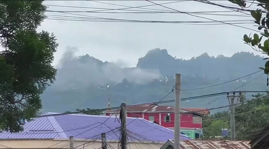 Photo - CJ (လက်ခတ်တောင်အနီးကို စစ်ကောင်စီမှ လေကြောင်းတိုက်ခိုက်မှု အပြီး မြင်တွေ့ရပုံ)